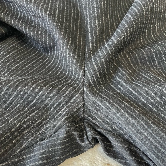 Max Studio Skinny Pull-on Dress Pants Black Pinstriped Fitted Ankle Women’s L - Picture 10 of 12